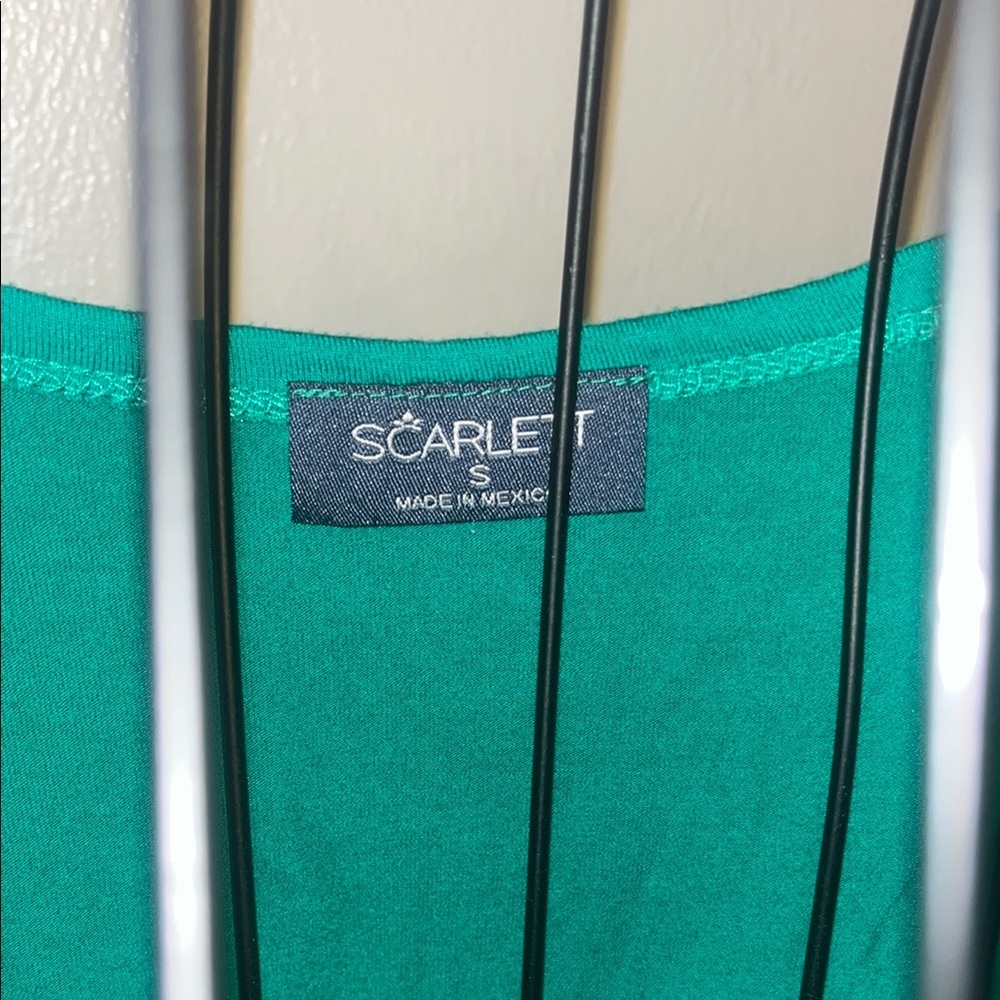 Scarlett Green Sequin Relaxed Tee - Picture 3 of 4